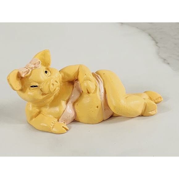 Bikini Pig On The Beach Figurine Piglet Piggy 3 1/4" Resin 90s Pig Lover Vintage - Picture 1 of 12